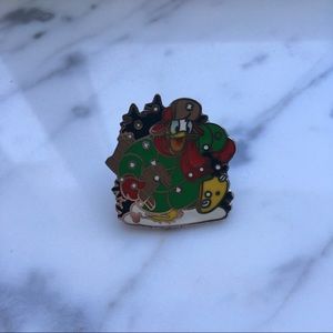 Donald Duck Winter Disney Pin